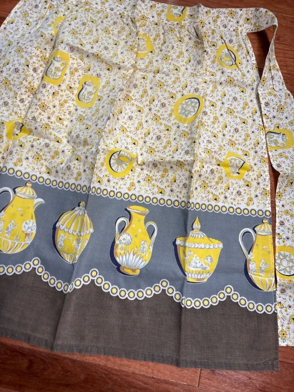 Floral Apron Yellow Teapot Pitcher Print Retro Kitchen Art Design